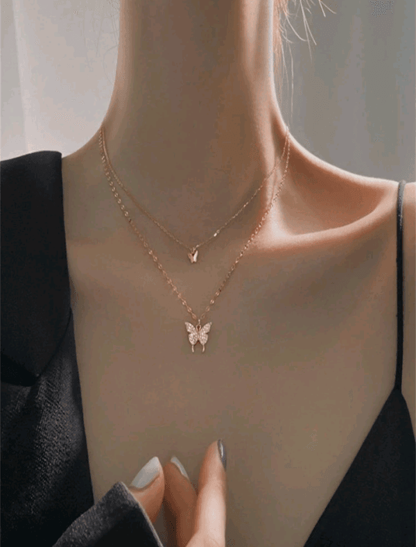1pc Double-Layered Gold-Tone Butterfly Necklace With Rhinestones, Alloy Material, Perfect Gift For Girlfriend - Image 2