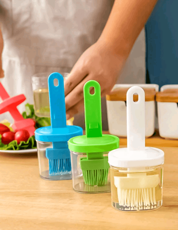 1pc/2pcs Random Color Oil Brush With Storage Box,High Temperature Resistant Silicone Bottle Brush,Portable Barbecue Oil Brush For Camping Barbecue, Salad, Roasting, Cooking, Frying, Baking, PartyHome Kitchen Appliances Accessories Gadgets Tools Christmas Kitchen Stuff Cooking Christmas