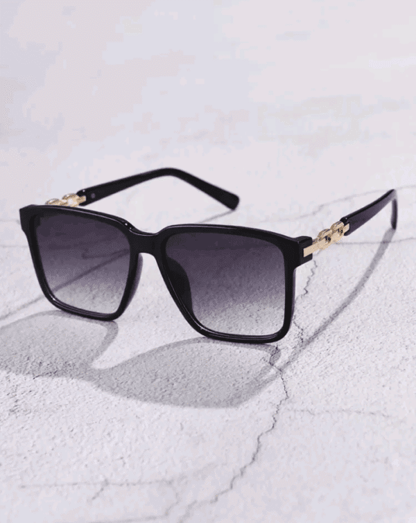 1pc Women's European & American Square Big Frame Y2K Hollow-Out Arm Classic Minimalist Ins Outdoor Fashion Glasses, Suitable For Holiday, Party, Daily Wear Beach Accessories For Women Glasses Shades Basics Fall Winter Women Outfits Clothes Business Casual Gifts For Summer Beach Vacation,Outdoor,Travel Temple Decoration Casual Style Oversized Square Frame For Going Out Outfit,Back To School
